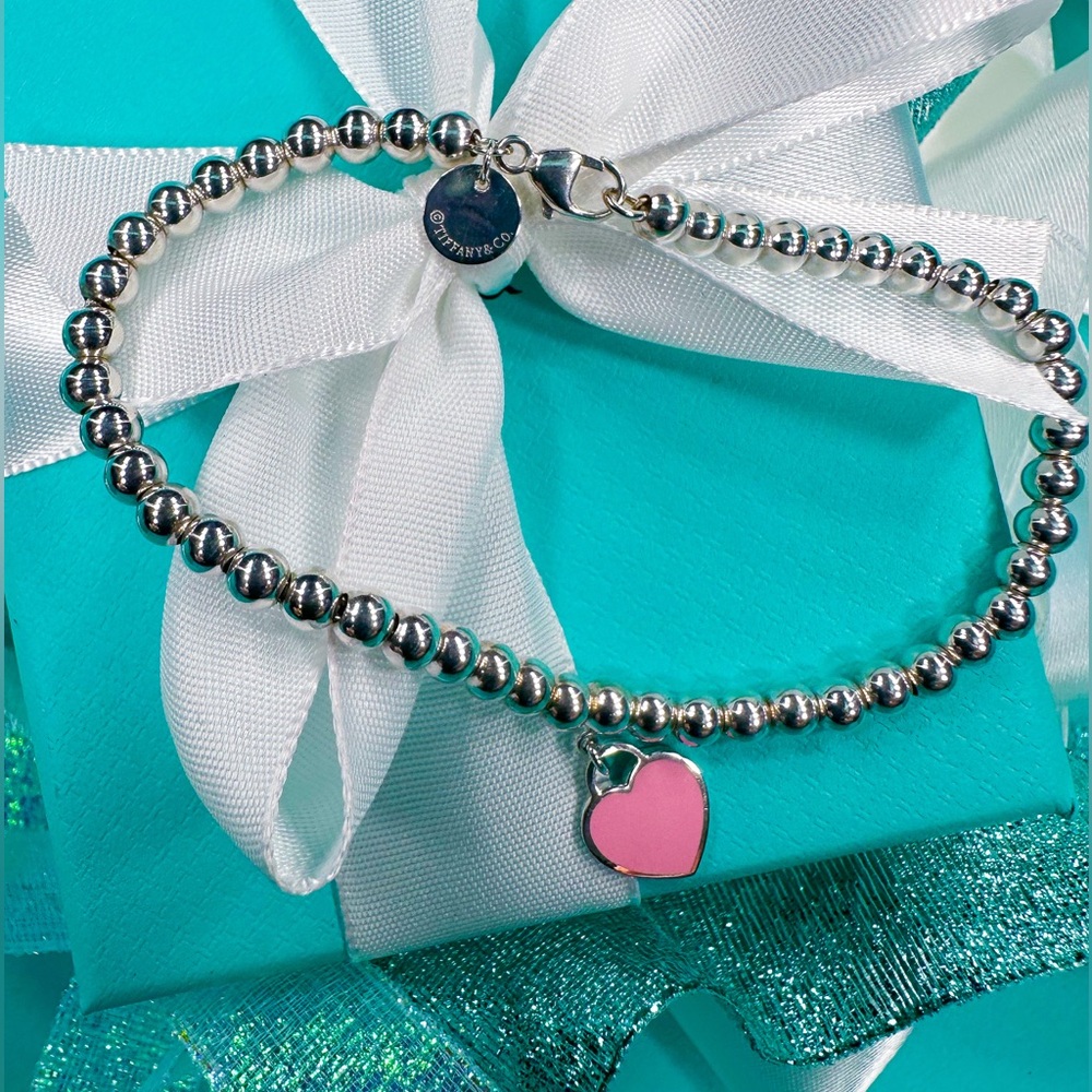 Tiffany & Co Beaded Bracelet with Return to Tiffany Pink Enamel Heart
